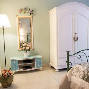https://little-house-camilla.hotels-amalfi.com